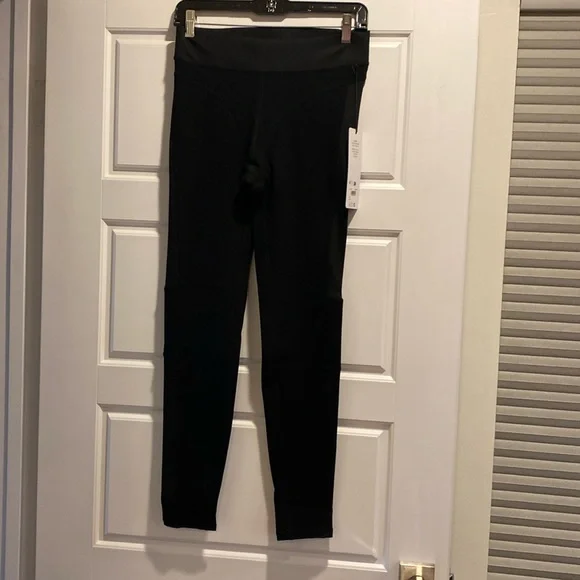 Alo soft high waist head start-leggings 
Color black
Size medium - Picture 3 of 7